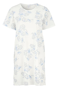 Damella natkjole i hvid med lyseblåt blomsterprint