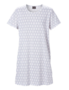 Trofe´ natkjole hvid med blåt mønster i 100% bomuld